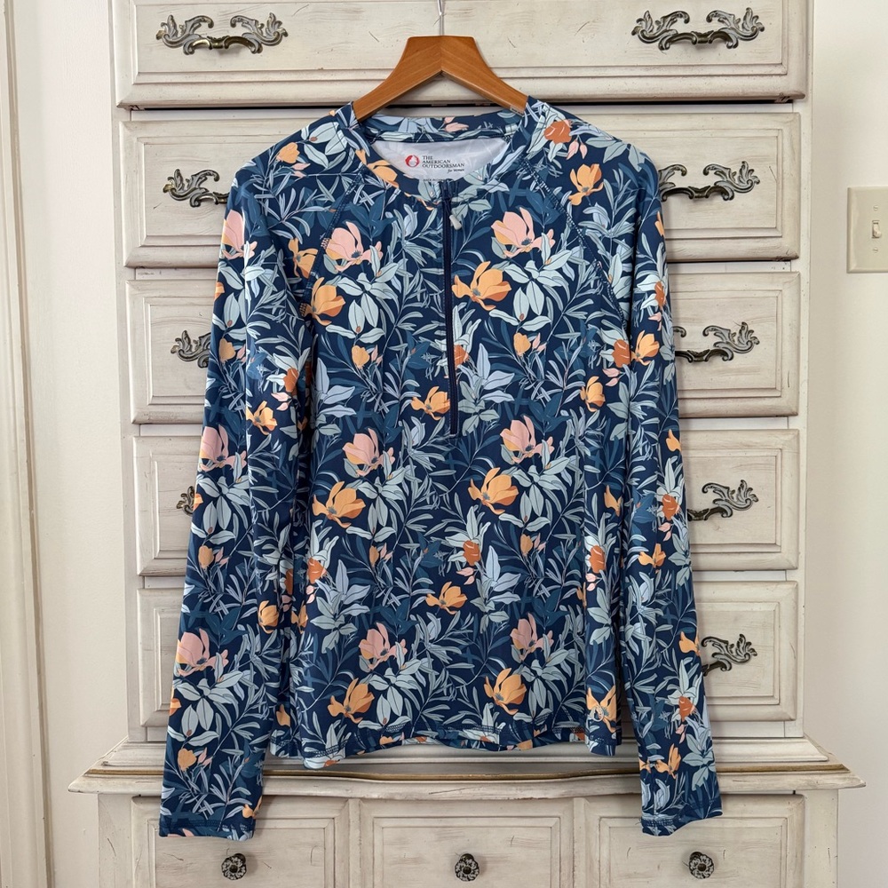 The American Outdoorsman Blue Floral Beach Sun Tee